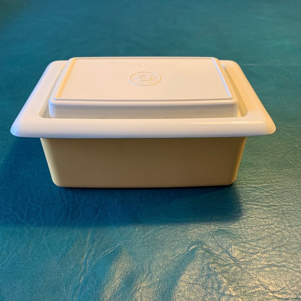 Tupperware vintage yellow butter dish # 780 #781